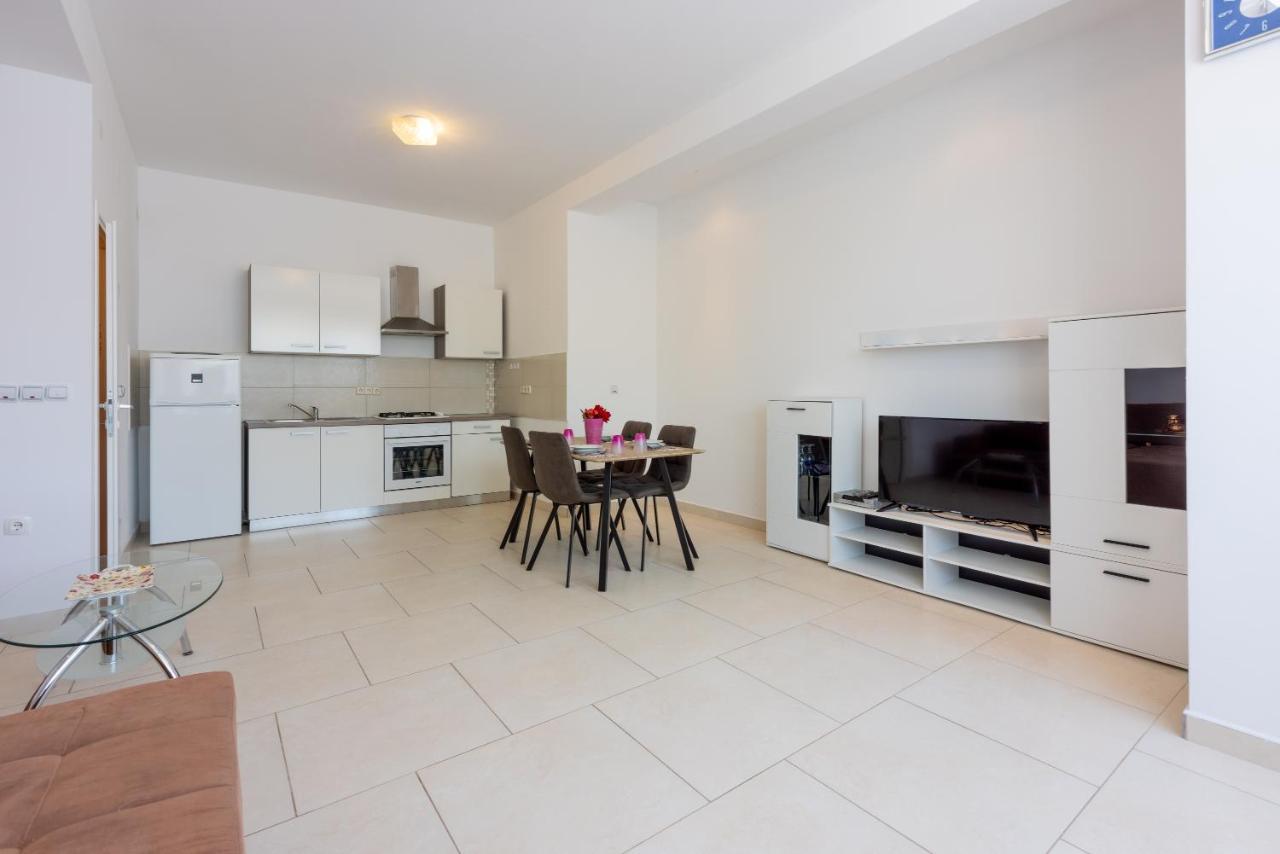 Apartments Antonija Crikvenica Ngoại thất bức ảnh