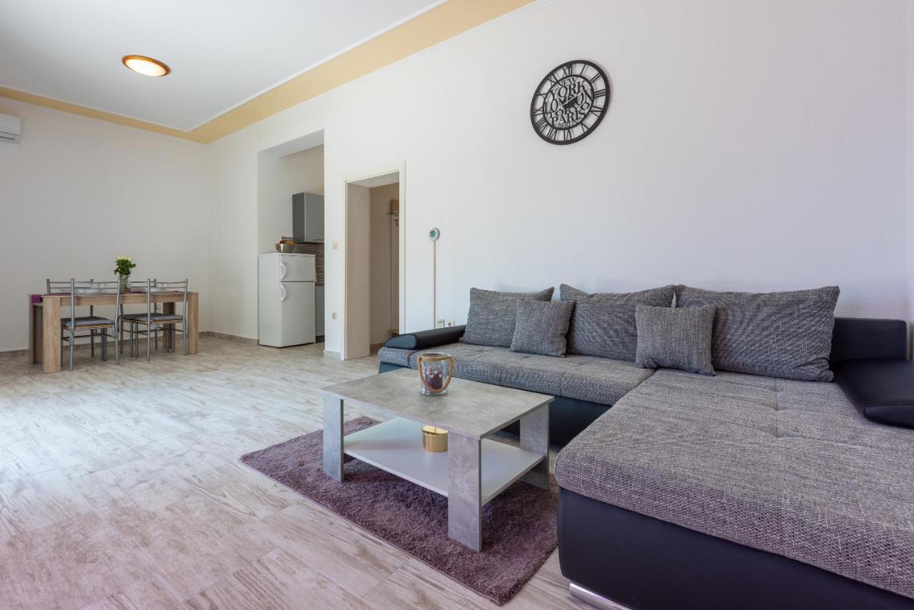 Apartments Antonija Crikvenica Ngoại thất bức ảnh